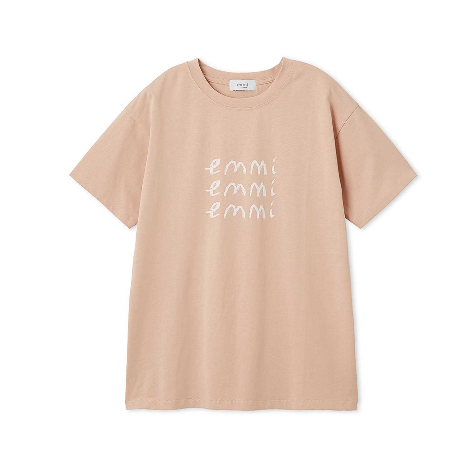 【emmi×ecostore】UpDRIFT® emmiロゴTシャツ ＜全２色＞(コーラル)